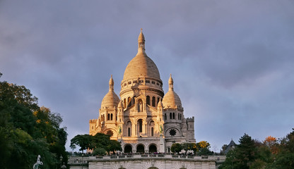 Fototapeta na wymiar Montmartre Basilica, Paris, France