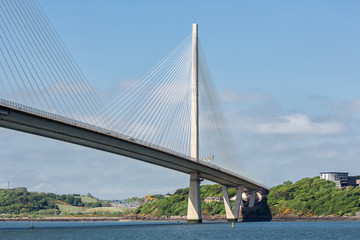 Obraz premium Dolny nowy most drogowy Queensferry Crossing nad Firth of Forth w Szkocji