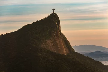 Photo sur Plexiglas Rio de Janeiro Vue sur la montagne du Corcovado à Rio de Janeiro au lever du soleil
