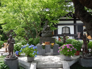 Fototapeta premium Japanese Buddhist Statue