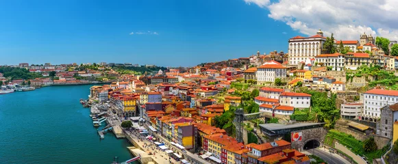 Foto op Canvas Porto, Portugal panoramisch uitzicht op de oude stad Porto vanaf de Dom Luis-brug op de Douro Rive © samael334