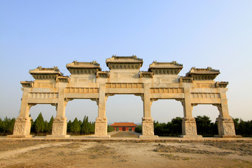 Fototapeta premium traditional Chinese style white marble arch landscape architecture, Eastern Tombs of the Qing Dynasty, China..
