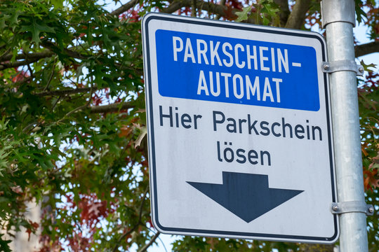 Hinweisschild Parkscheinautomat