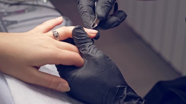Correction of female nails with nippers