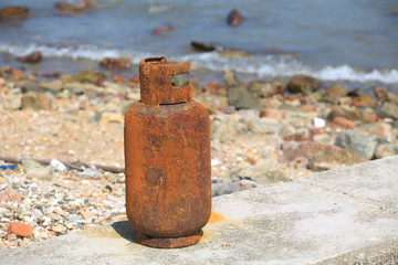Marine debris - petroleum gas tank