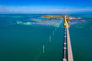 key west island florida highway and bridges over the sea aerial view - obrazy, fototapety, plakaty