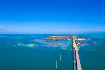 key west island florida highway and bridges over the sea aerial view - obrazy, fototapety, plakaty