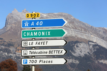Panneau. A40. Chamonix. Le Fayet. Bettex. / Sign. A40. Chamonix. The Fayet. Bettex.