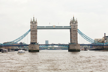 Fototapeta na wymiar Tower Bridge across the Thames River