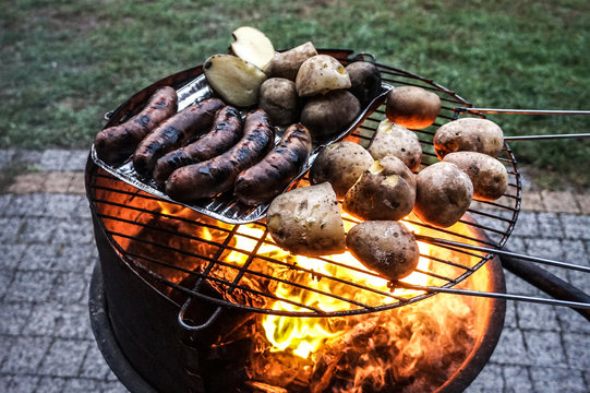 Grilled sausage and potaoes