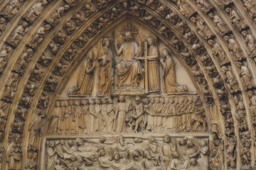 Obraz premium Ancient Parisian Architecture. Houses and churches. Sculptures The beauty of the city. City of love. Trips to places of interest.