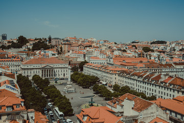 Fototapeta na wymiar Vistas de Lisboa desde lo alto