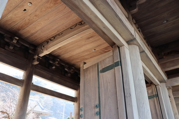 鎌倉・光明寺の山門、正門とその構造