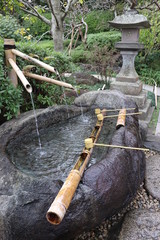 ここで手を清めます、鎌倉・長谷寺の風景