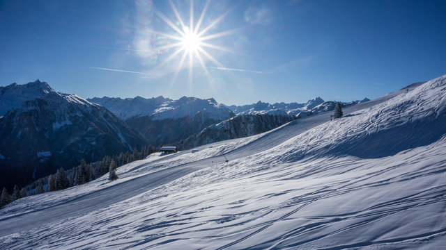 Sonniger Tag im Skigebiet Silvretta Montafon
