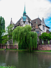 Obraz premium house next to the river