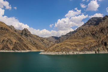 Obraz premium Reservoir a few dozen kilometers from Tehran to the north of the country, Iran