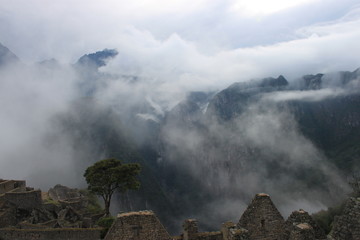 Machu Picchu Nebel Peru