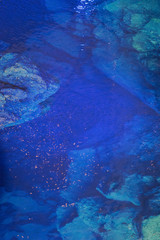 Wasserbecken mit Felsen - Textur