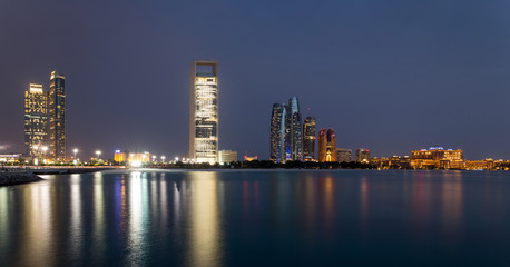 Fototapeta na wymiar Abu Dhabi skyline at blue hour