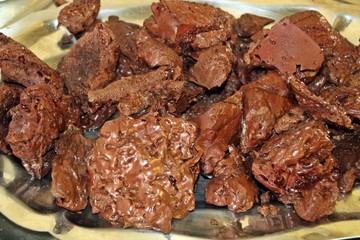 Sangre de cerdo cocida. Matanza tradicional y elaboración de embutidos en España.