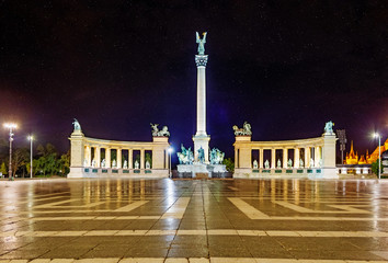 Fototapeta na wymiar Heroes square in Budapest at night with stars