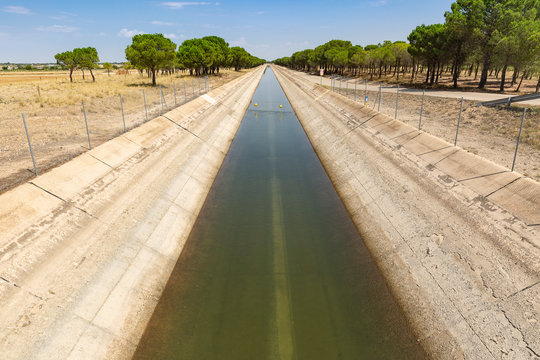 Tajo-Segura irrigation watercourse canal next to La Roda city, province of Albacete, Castilla La Mancha, Spain