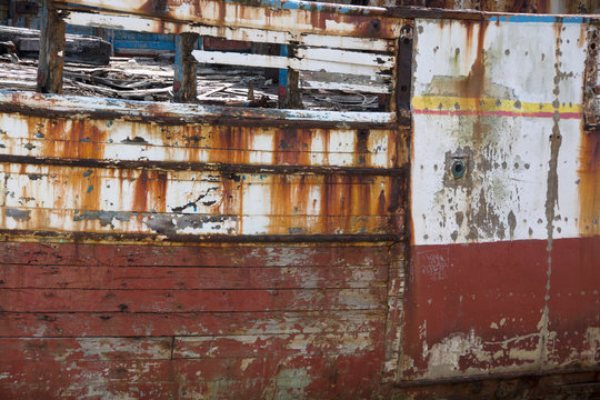 Vecchia nave abbandonata, relitto