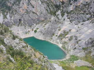 Fototapeta na wymiar Blue lake, Imotski, Croatia