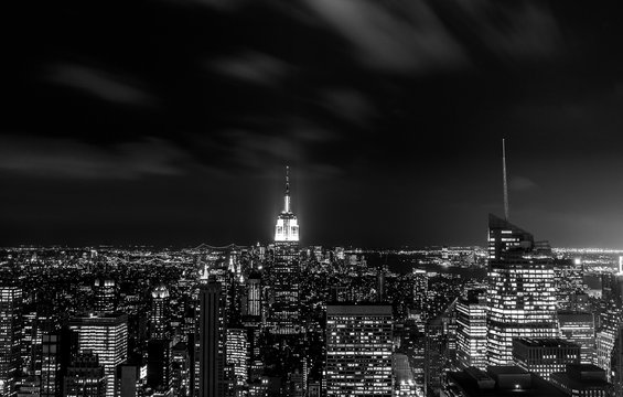 Fototapeta Looking towards the Empire State Building by night