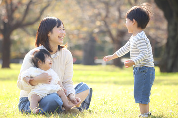 笑顔の親子