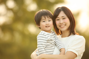 笑顔の親子