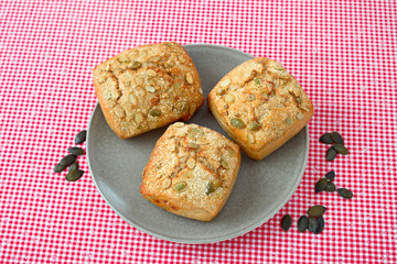 Kürbiskern-Brötchen