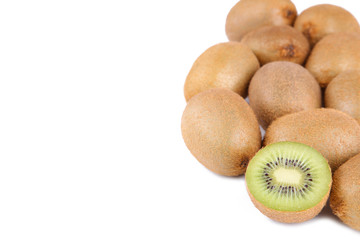 Obraz premium Ripe kiwi fruit and half kiwi fruit isolated on white background