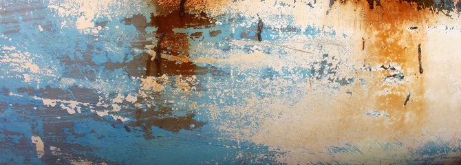 Abstrakter Hintergrund einer verfallenden alten hölzernen blauen Bootsplatte mit weißen und braunen Flecken, die durch die verblassende Farbe zeigen. © Hi-Point