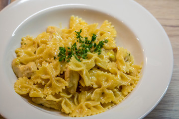 Nudeln in feiner Sahnesauce