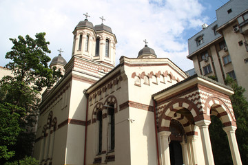 Old houses and their details in ancient Bucharest. Old architecture. Today's shooting
