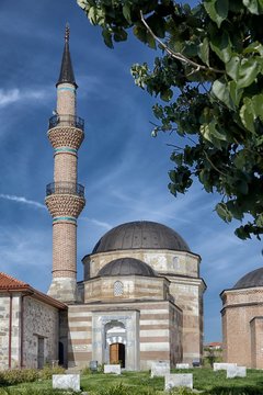 Şeyh S&uuml;caeddinK&uuml;lliyesi und T&uuml;rbesi