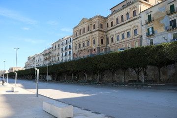Naklejka premium Port and Foro Vittorio Emanuele II in Ortigia Syracuse, Sicily Italy 