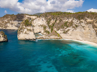 Fototapeta premium Aerial view to Diamond beach in Nusa Penida Island, Bali Indonesia