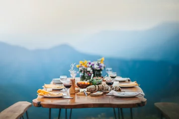 Tafelkleed Rich Romantic Dinner on Mountain Top © Suteren Studio