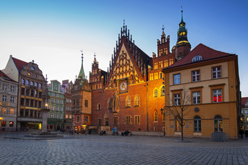 Naklejka premium Market Square with old town hall in Wroclaw at dusk, Poland.