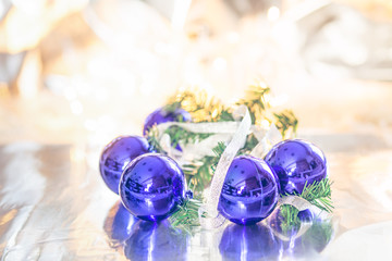 Obraz na płótnie Canvas Blue Christmas balls on white background