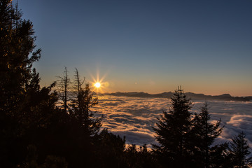 Fototapeta premium sunset in the mountains