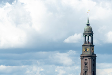 Fototapeta na wymiar Turm des Michels, Hamburg