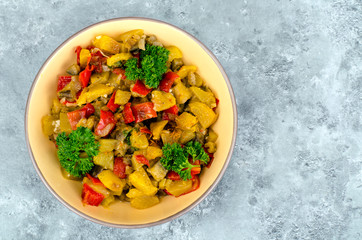 Vegetable stew with zucchini and red paprika