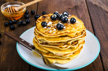 Sweet american pancakes with berries and fruits