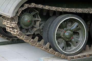 tanks transmission device