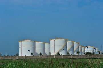 The oil tank