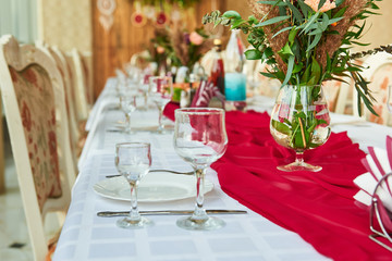 Close up picture of empty wine glasses in restaurant.